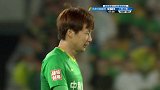 巴坎布连续盘带遭遇包夹 朴成禁区外大力攻门高出横梁