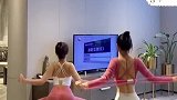 女人再懒也要练这个动作，每天坚持100+，肩颈松软了，背薄了