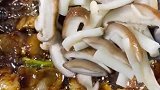 家常小炒菌菇，全家都喜欢，美味无穷