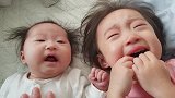爸爸让2岁姐姐和3个月妹妹一起睡觉，结果上演这么一出