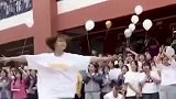 吴忠高级中学高三学子离校前用歌声和舞蹈相互加油！祝福母校！