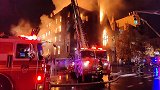 美国纽约一百年历史教堂起火 超过100名消防员灭火 损毁严重
