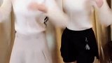这是我的双胞胎女同学，看完她们这段跳舞的视频，我暖和了好多！