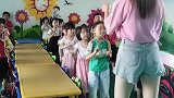 这就是你们以为拧不开瓶盖的幼师小姐姐跳起舞来，竟是这个样子
