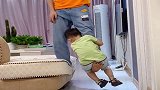 自从舅舅回家后，他就成了小外甥的秋千，真是没谁了！