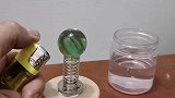 火烧玻璃珠，倒水下去会怎样呢