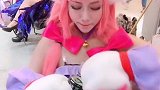 王者荣耀cos大乔小姐姐拧不开瓶盖,但是,却能拧下你的天灵盖