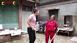 爆笑喜剧：农村大叔收破烂，没想遇到奇葩母女俩，结局太搞笑了！