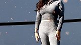 姐姐穿搭健美服套装精致而美丽。
