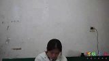 “弟弟回家找姐姐5万，姐姐却有钱不借，邻居拿出全部积蓄”