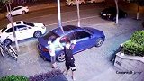 江苏南通：3名小偷深夜踹门盗窃，得手还对着摄像头跳舞挑衅