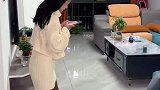 老婆嫌丈夫应酬太晚回家，自导自演这出戏，婆婆在一旁笑得合不拢嘴！