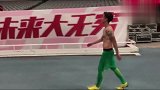 韦世豪重回上港赛后谢场 球迷送暖心祝福：加油好好踢！