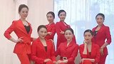 我的高级礼仪老师教我百变拍照的动作，光脸和动作配合就够我学了