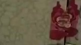 男子晒出07年的白酒，没想打开瞬间摔碎了一瓶