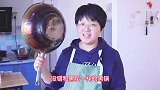 不锈钢锅发黄发黑，姑娘现场测试三种方法，立马像新的一样亮