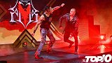 NXT第599期十佳镜头：克罗斯达米安自杀式互殴 强尼破咒卫冕