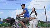 穷夫妻嫉妒富有邻居，暗中使坏给他们的车放气