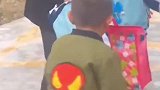 幼儿园防拐骗演习，萌娃不仅自己没上当还要勇救同学