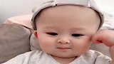 爸爸不在家，妈妈就这样对待宝宝的，希望这个视频不要让他看到