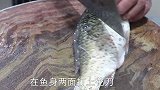 吃鲫鱼我只服这种做法，电饭煲里一焖，骨酥刺烂，鱼刺再多也不怕