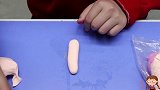 学校粘土考试，老师给打同桌0分却给皮皮100分，这是为啥？