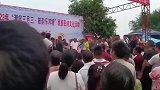 广西节日三月三，村民们台上比赛猜码