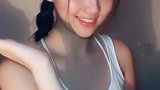 小美女就是贪玩，还好不是来吓人的