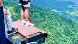 撒娇式蹦极这也太可爱吧