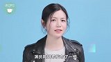 38岁陈妍希自拍露素颜，头发挑染太显嫩，被赞和陈晓有夫妻相