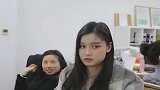 爆笑：老妹你这引擎盖关的，给我都快笑坏了