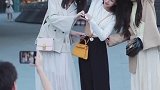 三个人的友谊会很拥挤嘛？