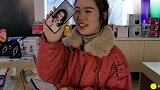 小岩陪娘家爸妈买新手机，到那买了个婆婆的同款，一家人支持华为