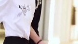 这对情侣走路像什么？