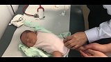 宝宝睡的正香刚伸了个懒腰，突然就挨了一针这是要吓死宝宝吗