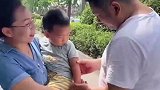 男子帮儿童脱臼正骨，一秒复位家长难以置信：一直免费坚持了5年