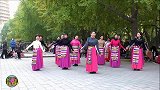 玲珑广场舞《月光仙女》，丁香和小顾领舞，泽仁措编舞，藏味浓郁