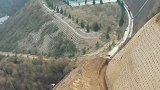 山沟里的坚强楼！