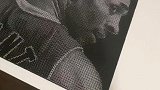 这分爱实在是太真切了！球迷用5292个骰子摆出科比画像