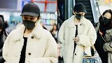 王鸥深夜回京素颜蒙面遮俏脸 美腿纤细身材苗条不像37岁