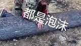 现在才知道，电影里演得搬木头，竟然都是泡沫的