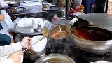 巴基斯坦人有多懒？老板卖快餐做菜炒菜都是坐着