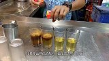 小伙街头卖特制“奶茶”，6块钱1杯，游客：制作过程看着不敢买