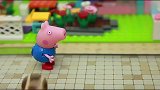 【小猪佩奇玩具故事】粉红猪小妹智取足球