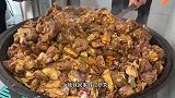 福建大叔2天手工砍50头羊，1米2大锅1天炒不停，高峰日炖500斤羊肉
