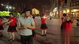 小伙邀二伯进城居住，强行安排晚年生活