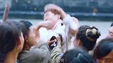 不仅是王爷还是当今的皇叔，从此女孩走向人生巅峰