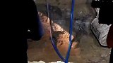 供水主管道挖断潍坊大面积停水，破损处基本找到 预计20号上午陆续恢复供水