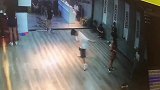 爆笑：领舞者的独步舞秀，全员视觉盲区