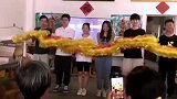奶奶过大寿，子孙们从各地回家贺寿一起表演的氛围太棒了